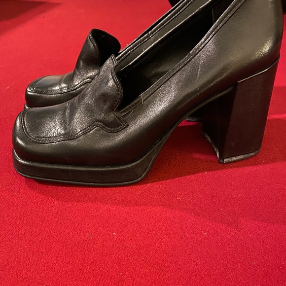 Shoes - Picture 2 of 2